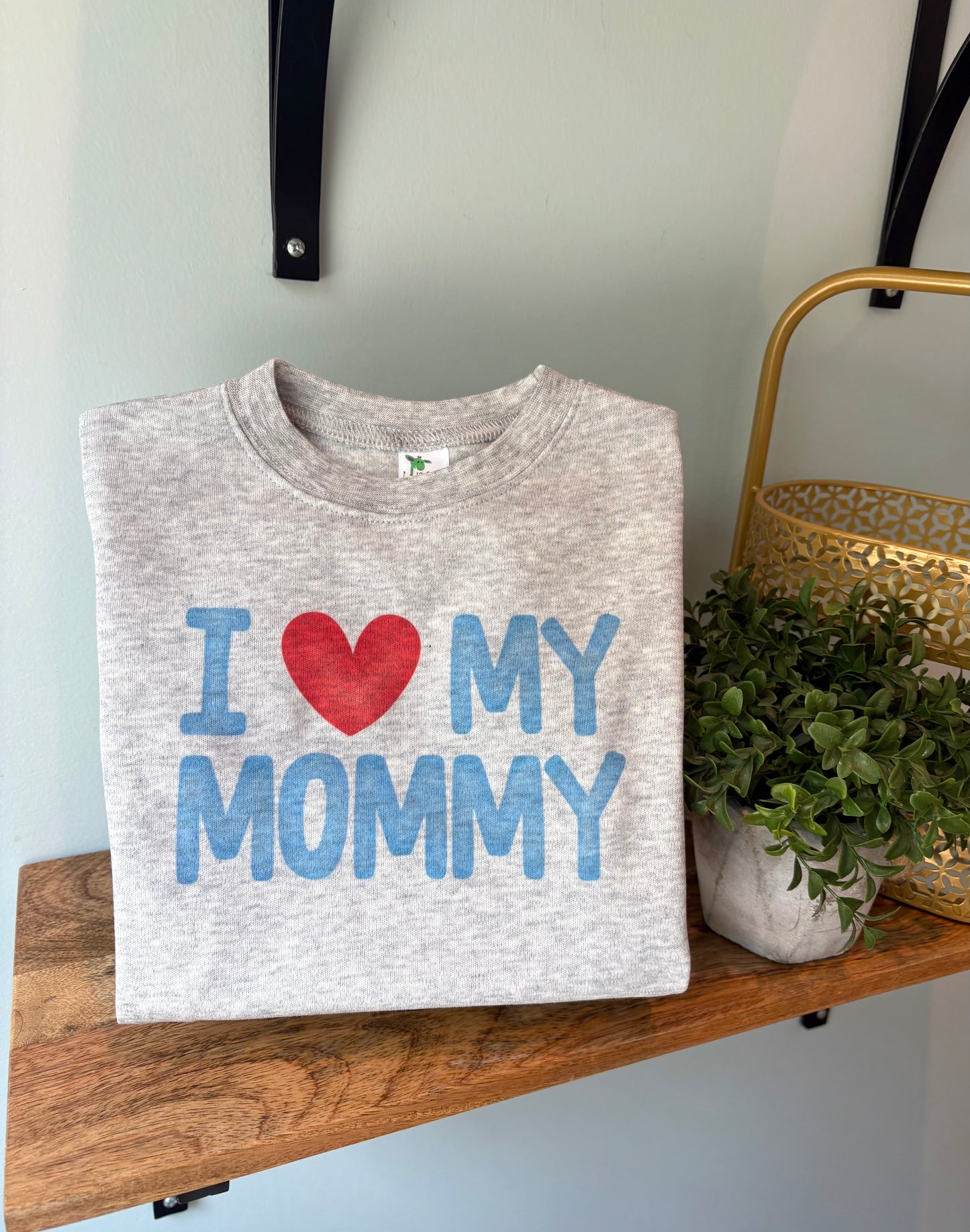 I Heart My Mommy on Grey